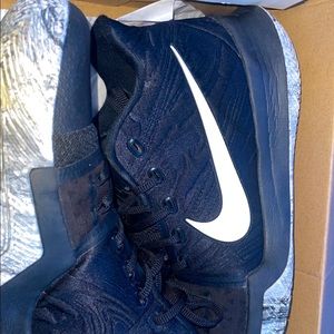 Kyrie 3 ‘BHM’ worn 2x, didn’t really like them so I’m trying to sell them.